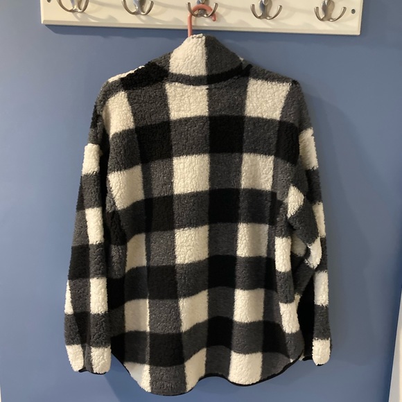 Old Navy Black and White Pull Over Quarter-Zip - Picture 3 of 3